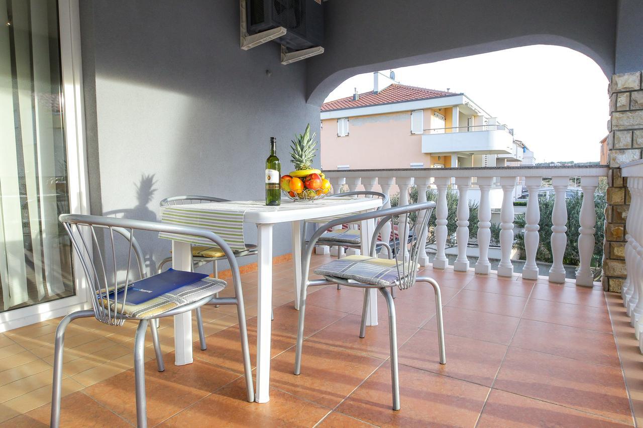 Lucky Luke Pool Apartments 노바야 외부 사진