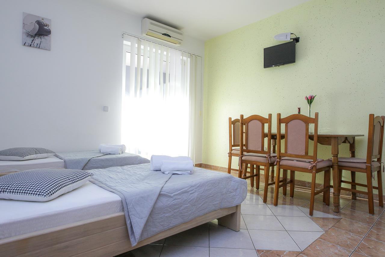 Lucky Luke Pool Apartments 노바야 외부 사진