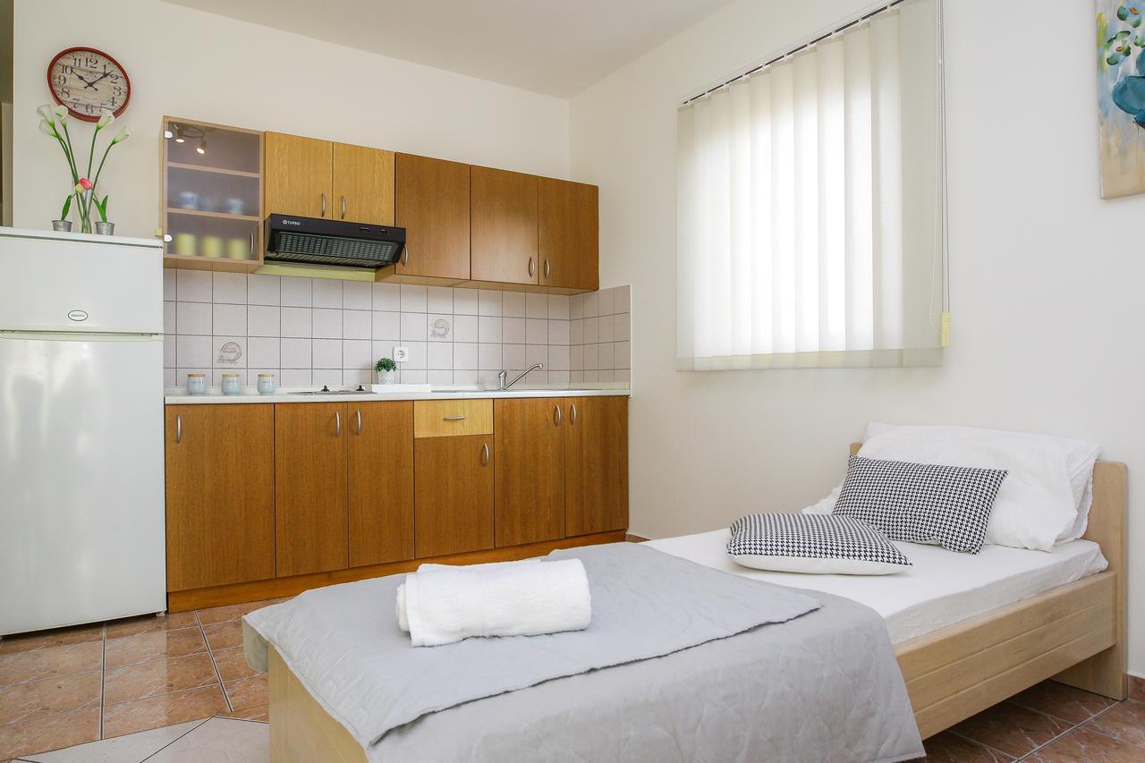 Lucky Luke Pool Apartments 노바야 외부 사진