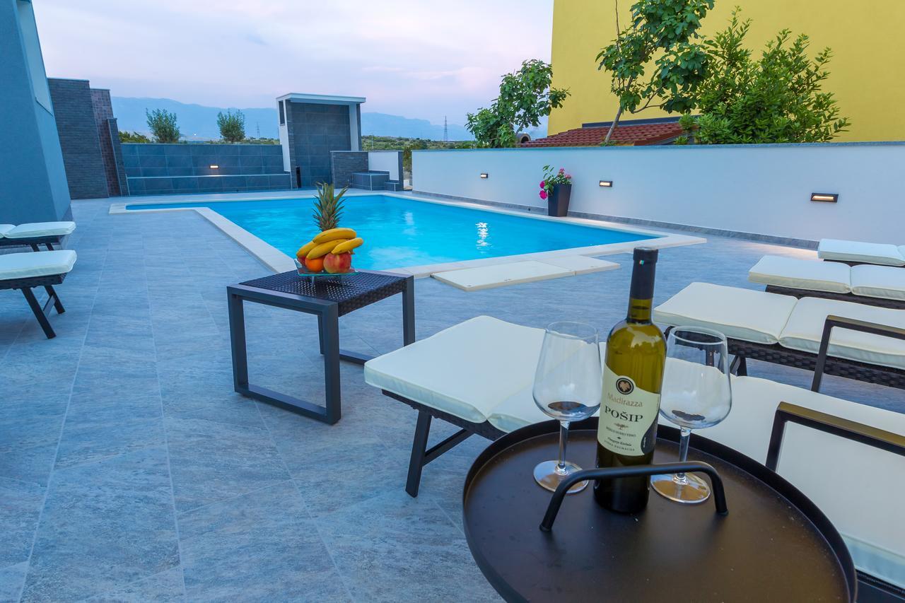 Lucky Luke Pool Apartments 노바야 외부 사진